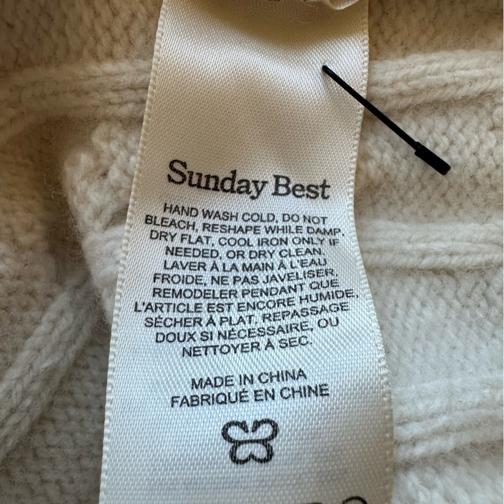 Aritzia Sunday Best Peggy Cropped Cable-knit Sweater.  Size Medium - Picture 6 of 10
